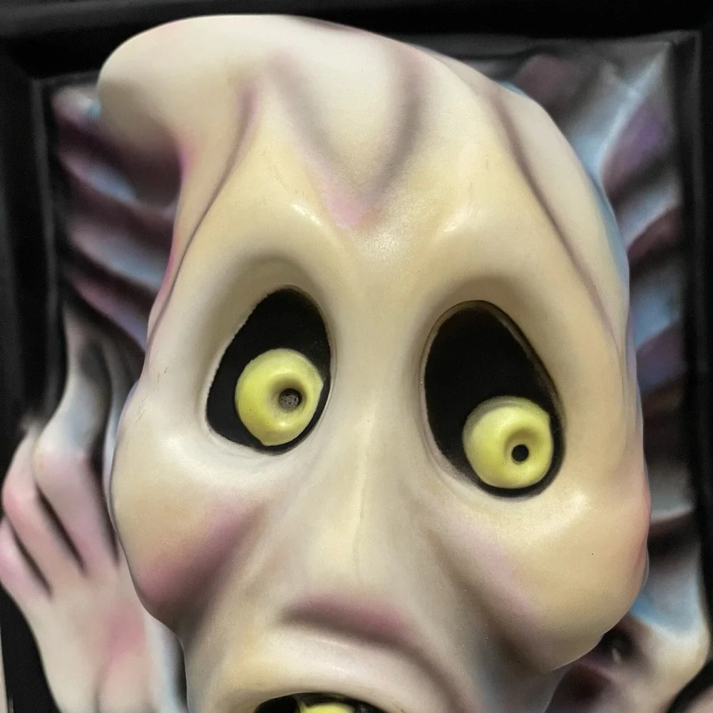 Black Light Illusions R. J. Marino 1997 3D Screaming Ghost Horror Mask Halloween